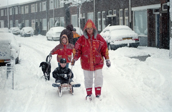 Sneeuw in Tilburg - Persbureau Van Eijndhoven
