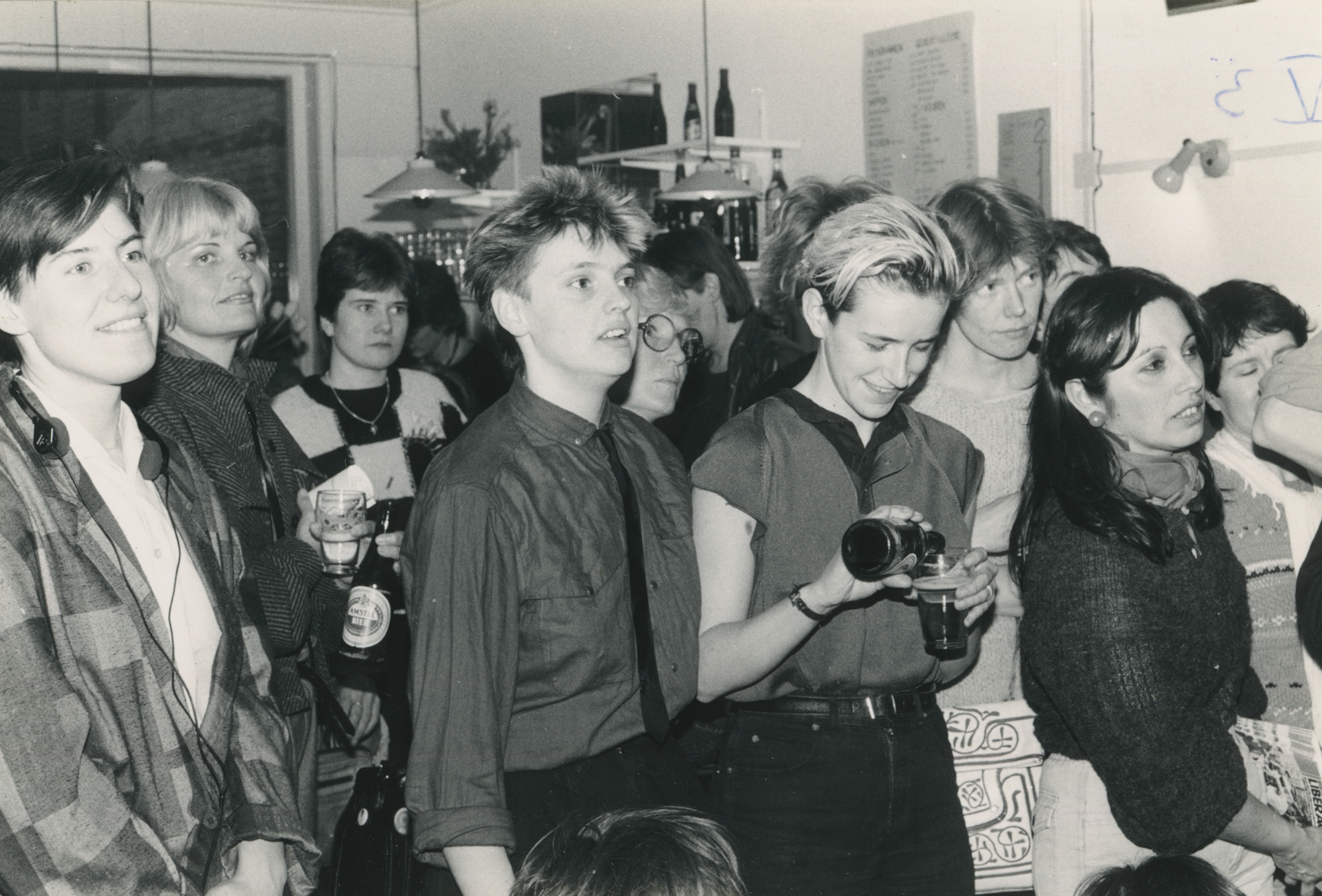 Bijeenkomst bij Vrouwencentrum Tilburg, later Feniks, in waarschijnlijk de jaren tachtig. Fotograaf: Feniks / Vrouwencentrum, collectie Regionaal Archief Tilburg.