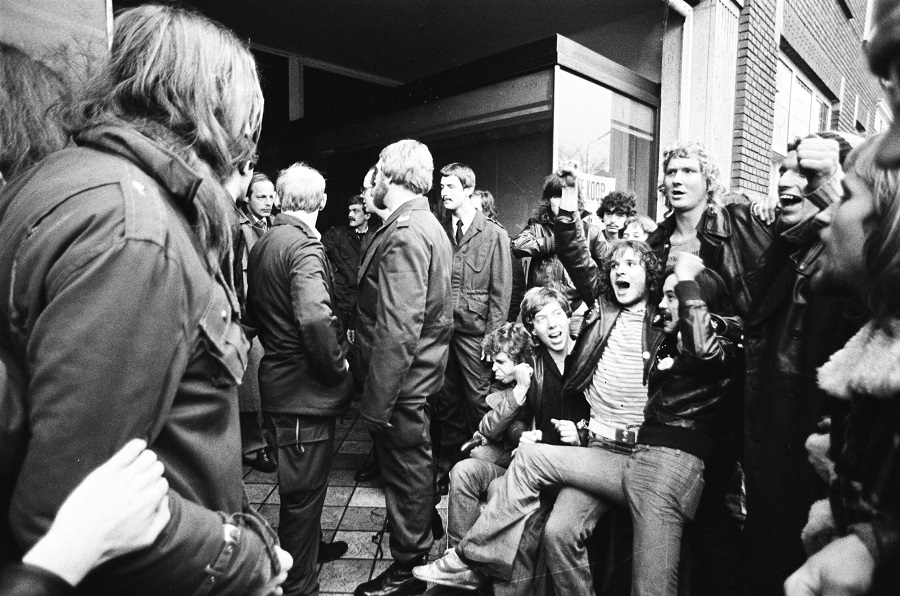 Ontruiming kraakpand door de Mobiele Eenheid, Breda. 45 krakers weigerden het pand te verlaten. De Mobiele Eenheid werd ingeschakeld, 07 februari 1980, foto: BN De Stem, Johan van Gurp, bron: collectie Stadsarchief Breda