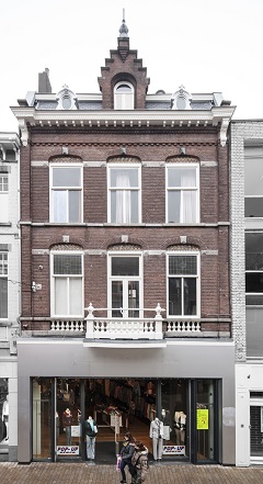 Jan van Oevelen, Heuvelstraat 64