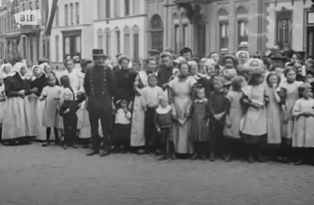 Marinus van Hout  still 1 - Helmond 1913 - EYE Filmmuseum