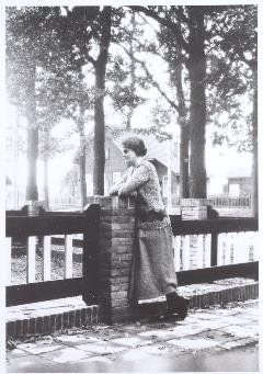 Annemarie Vossen-Vennix. Coll. Regionaal Archief Tilburg, fotonr. 015942 Annemarie Vossen-Vennix. Coll. Regionaal Archief Tilburg, fotonr. 015942