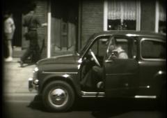 Filmstill Rondrit door Tilburg in 1964. Film van september