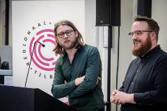 Daan (l) en Stef (r) tijdens het symposium Maculatuur&Miraculen. Foto: WilliamvanderVoort Maculatuur&Miraculen_WilliamvanderVoort-137 LR