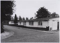 Maycrete-woningen, noodwoningen, aan de Joannes Berisstraat. 