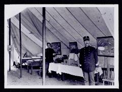 Veldhospitaal tijdens tentoonstelling Tilburg Stad. Fotograaf onbekend (foto: 1696094).