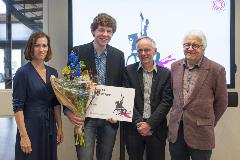 Willem Vermeulen met Jury Lanciersprijs. Foto: Maria van der Heyden