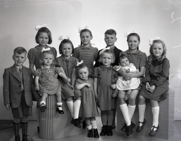 Fotonummer 655052 Groepsportret Fotograaf Schmidlin (1)